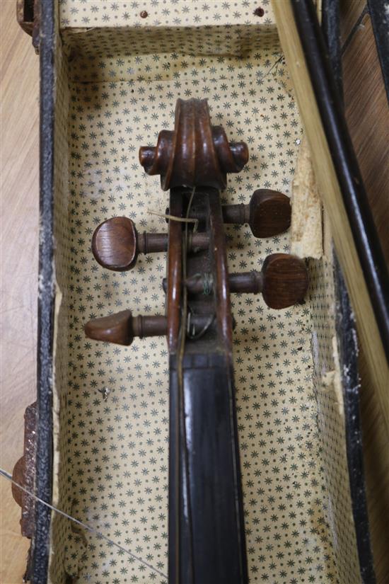 A Nicolas Amontc labelled violin